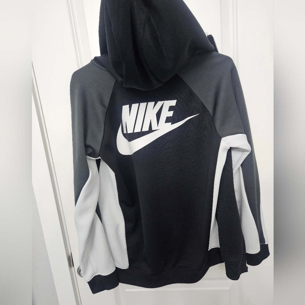 Unisex Vintage Nike Black, White And Green Colorblock Hoodie XS